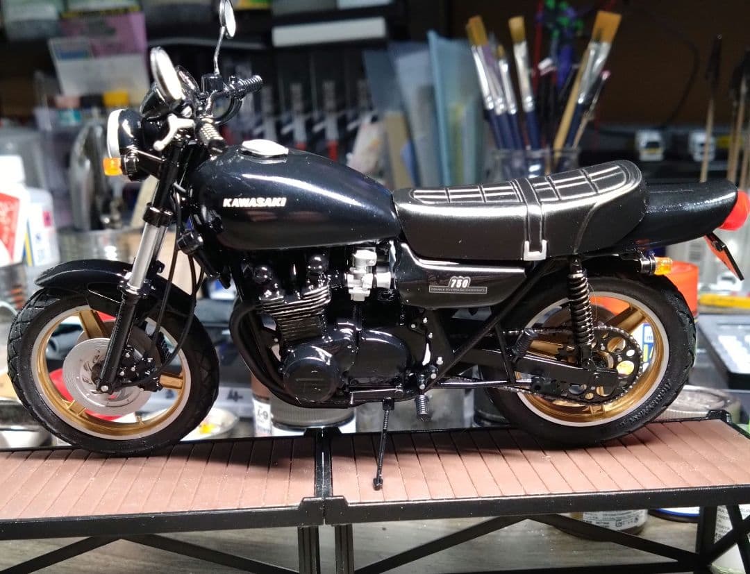 アオシマ 1／12 バイク　Z2 カワサキKawasaki750ブラック完成品