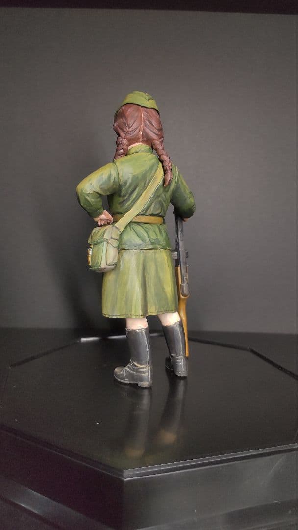 ファインモールド 鳥山明 ワールドファイター ターニャ 塗装済み完成品