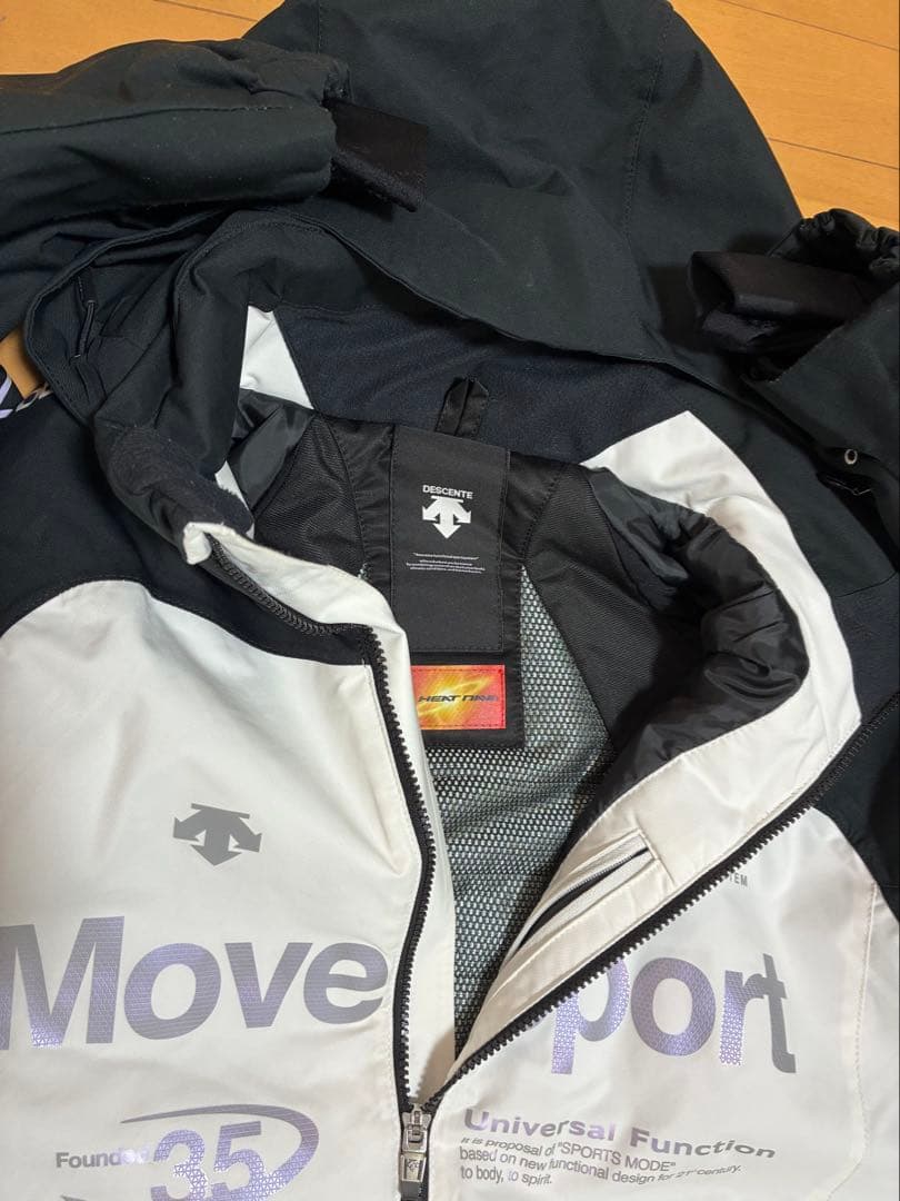 美品 デサントMove Sport スキーウェアジャケットのみ180cm