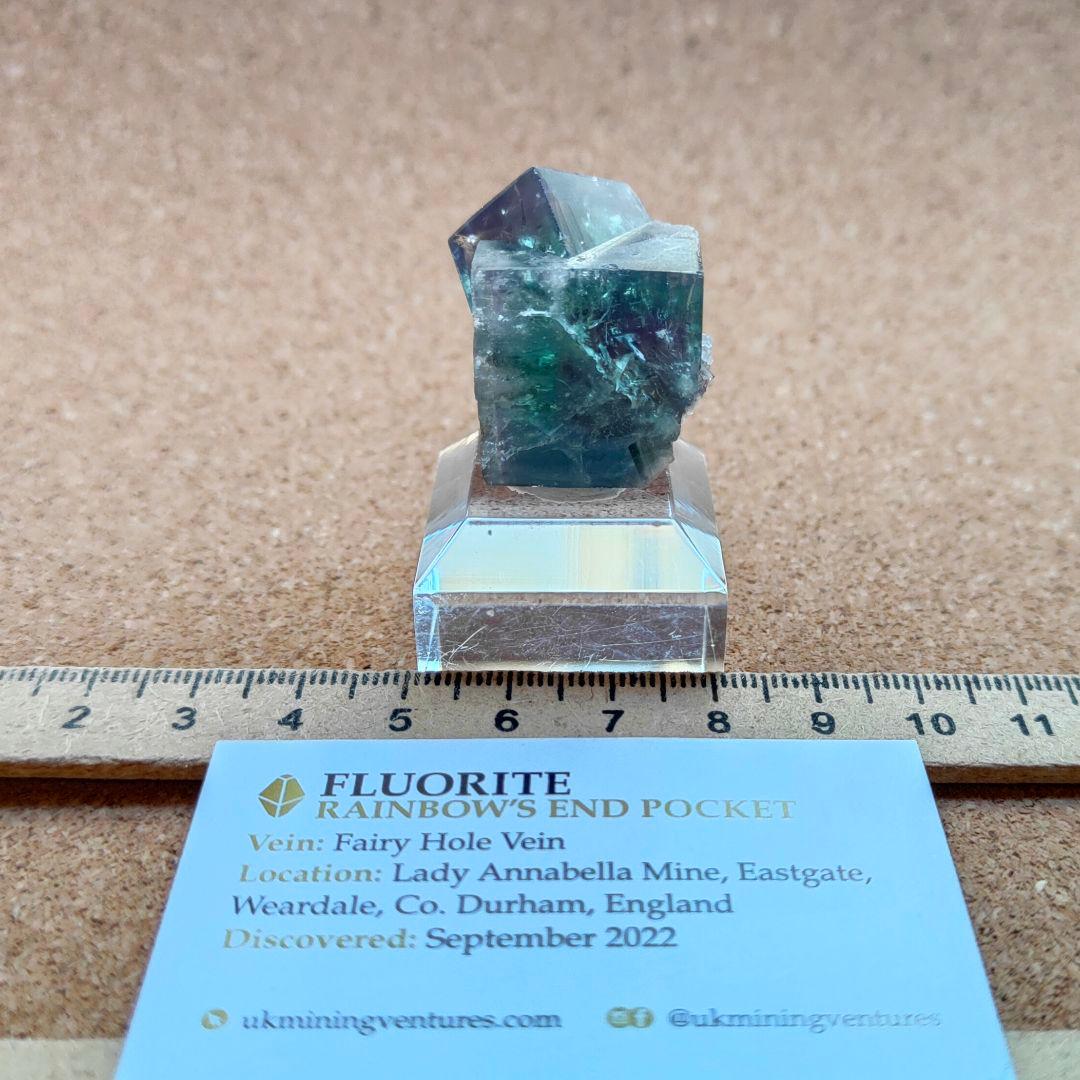 Rainbows End Pocket産フローライト 天然石 鉱物 原石