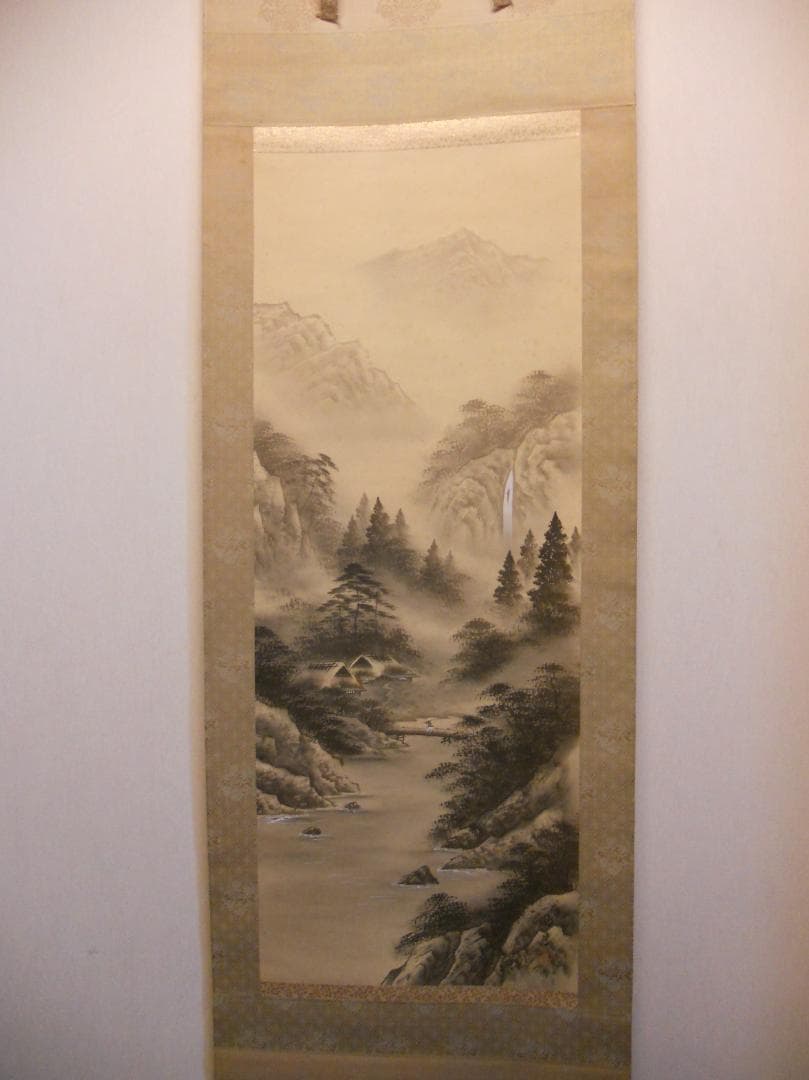 掛け軸 風月 水墨山水 絹本 希少 軸装 茶道具 掛軸 美品 です。