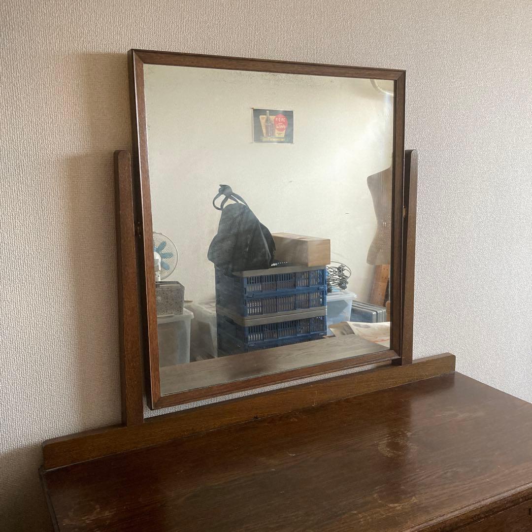 イギリスのアンティーク家具　100年前　ドレッシングテーブル