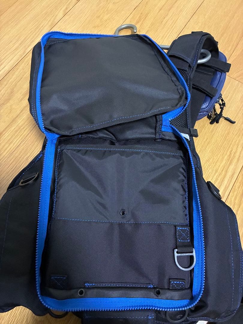 リバレイ　RBB ロックショアベスト2　中古良品　ジャクソンポーチ付き