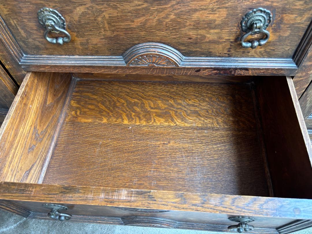 アンティーク　英国クラシック　彫刻家具　キャビネット　サイドボード