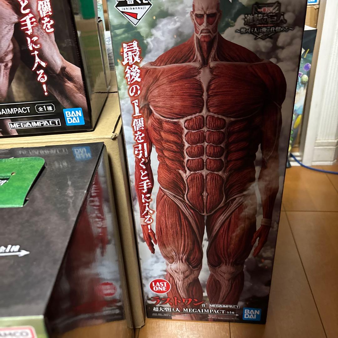 進撃の巨人フィギュアセット売り 進撃の巨人マグネット