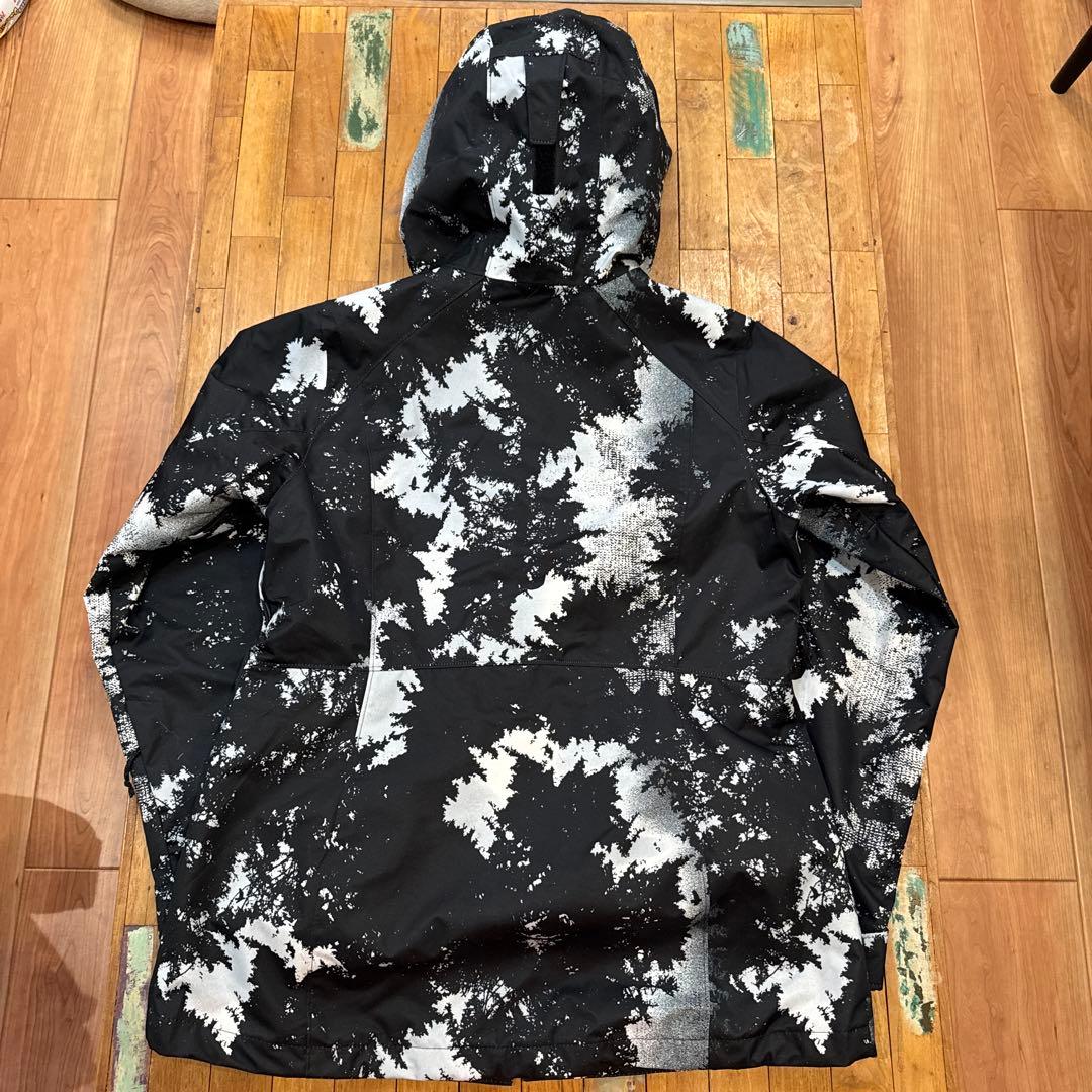 コロンビア　Columbia フード付きアウターウェア 黒白　インナーダウン