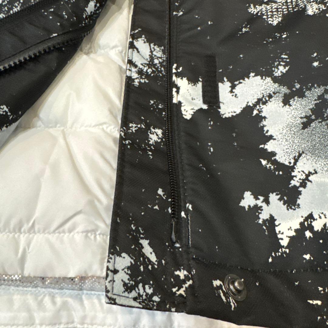 コロンビア　Columbia フード付きアウターウェア 黒白　インナーダウン