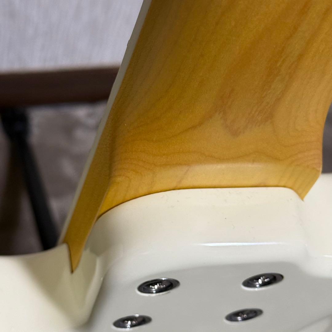 ベース Harley Benton Enhanced MP-5EB Creme