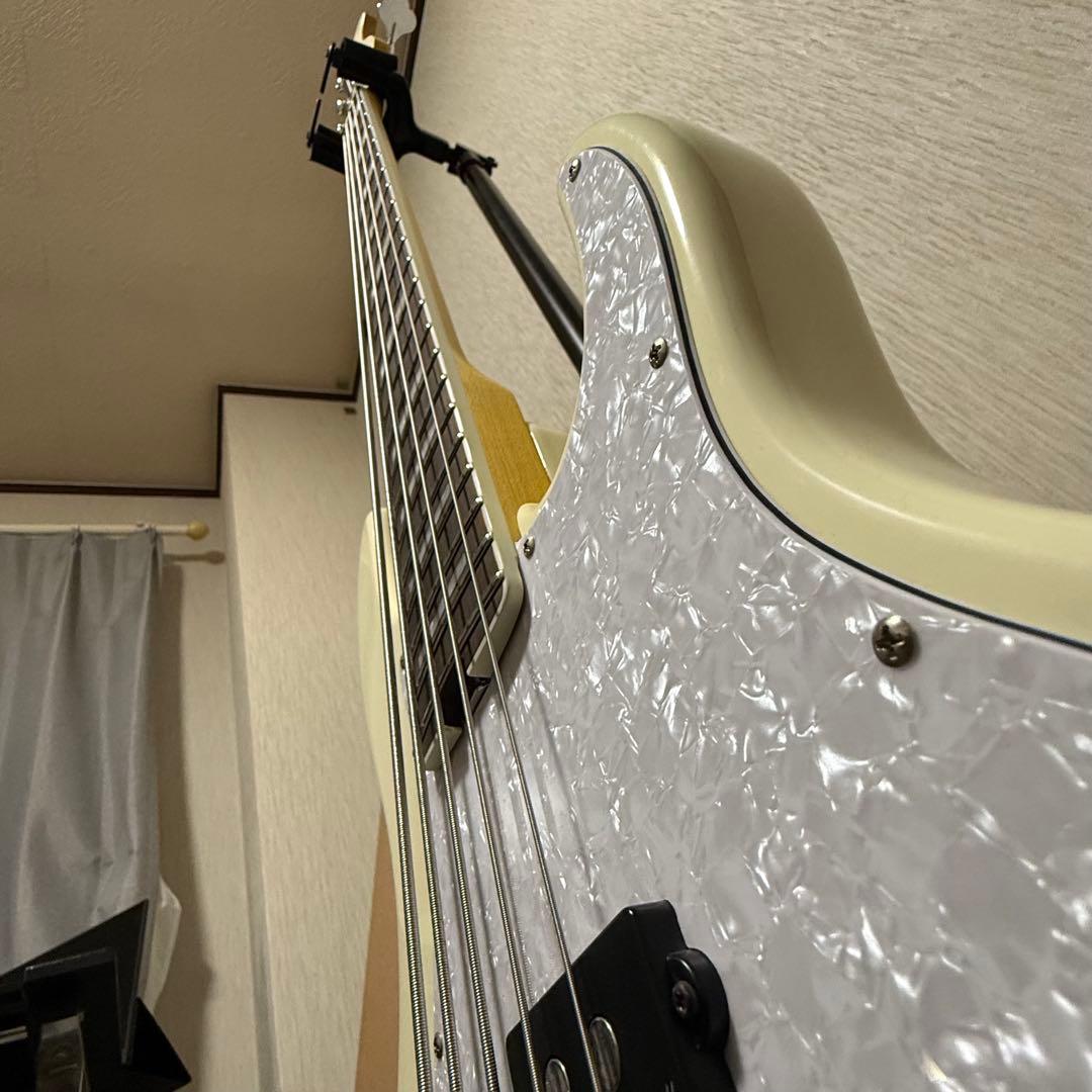 ベース Harley Benton Enhanced MP-5EB Creme