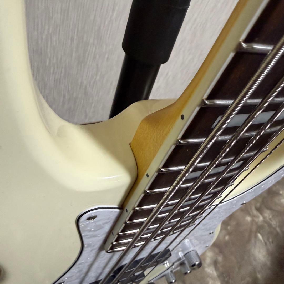 ベース Harley Benton Enhanced MP-5EB Creme