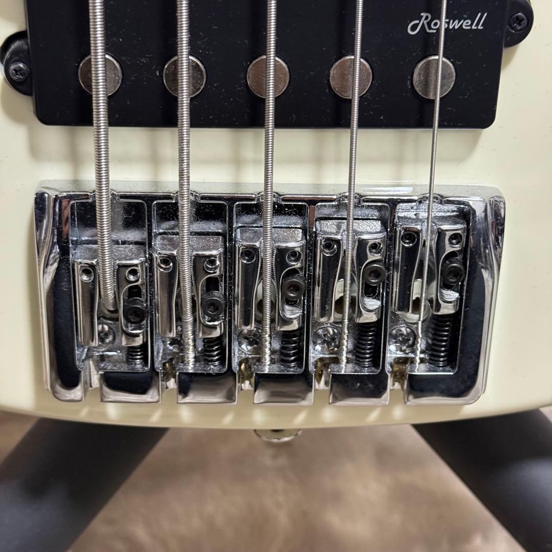 ベース Harley Benton Enhanced MP-5EB Creme