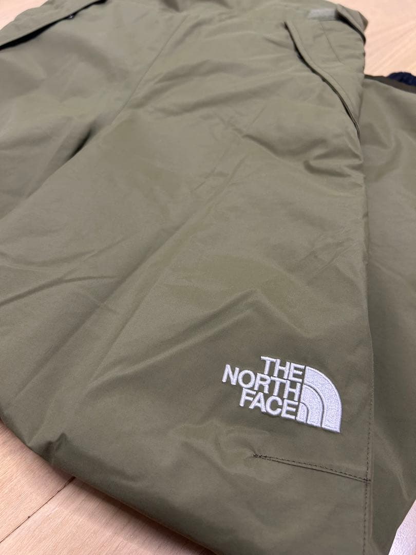 ノースフェイス　キッズ　スノーウェア　ビブパンツ　140cm