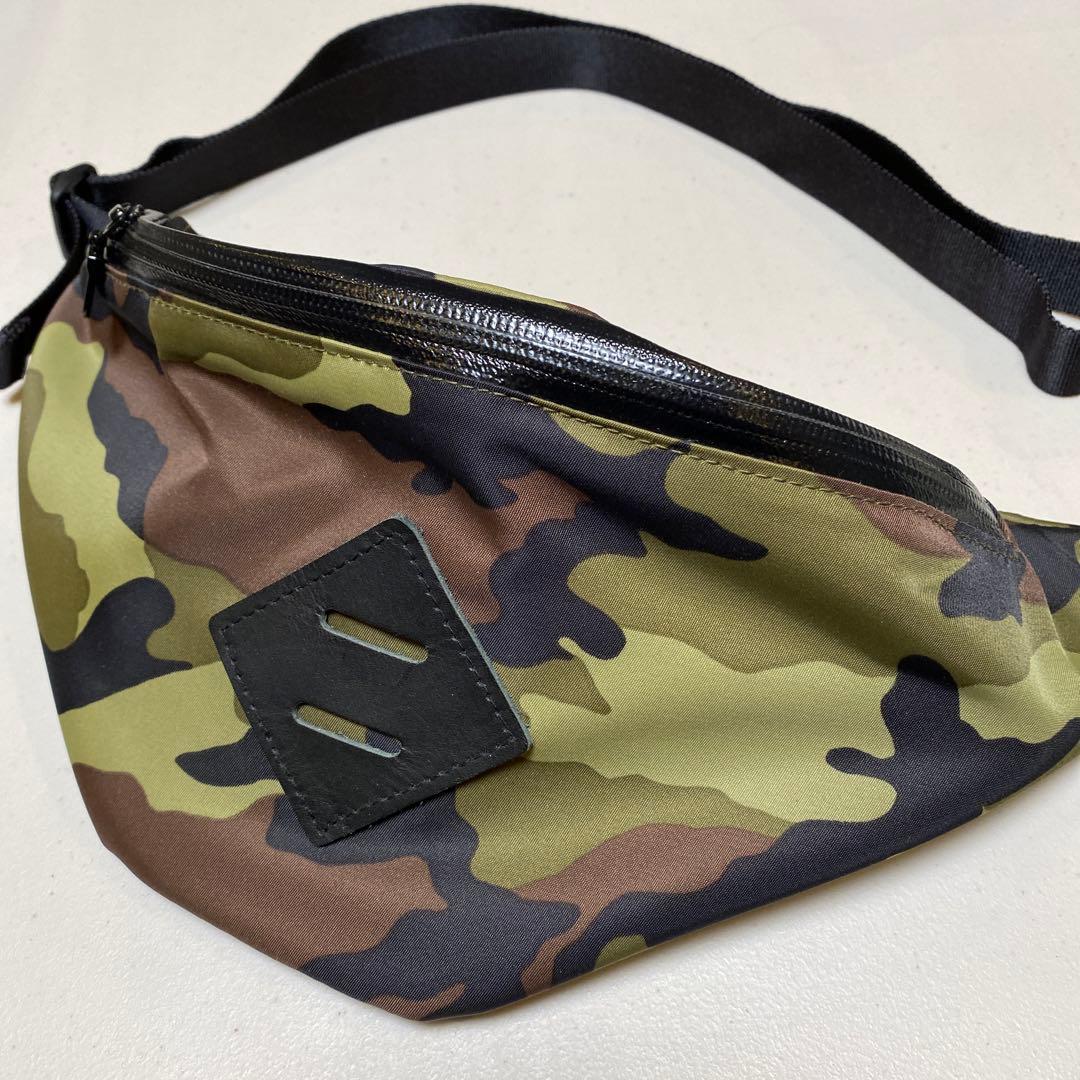 【narifuri ボディバッグ♪】室内で試着のみの極美品です　ナリフリ自転車