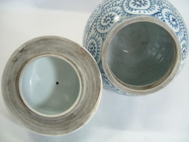 壷■古伊万里染付総蛸唐草瓶 古壺 蓋物 古い花瓶 蓋壷 青華 時代物 骨董品■