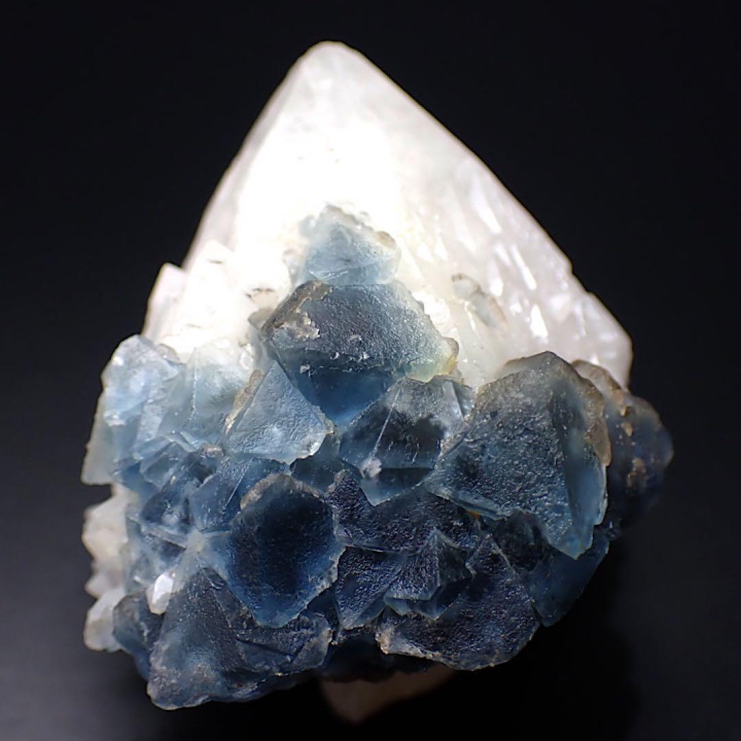 【中国/内モンゴル産】ブルーフローライトwithクォーツ