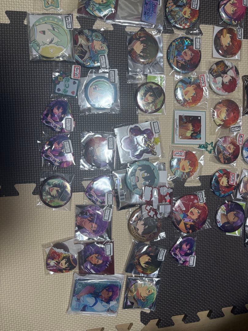 あんスタ　ピンバッジ　缶バッジ