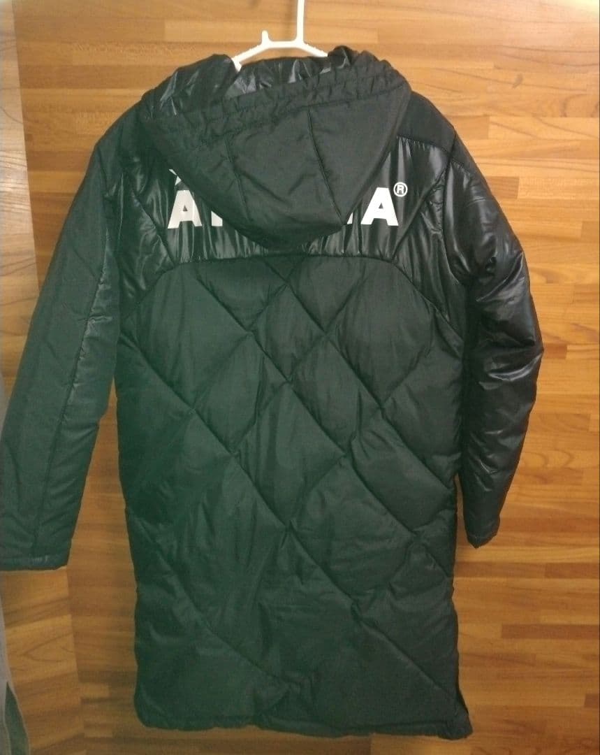 美品ATHLETA 黒 ダイヤモンドキルティング ベンチコート　M