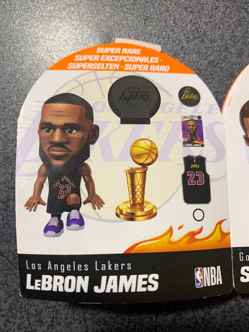 希少品！レアNBA 5サプライズ　レブロンジェームズ