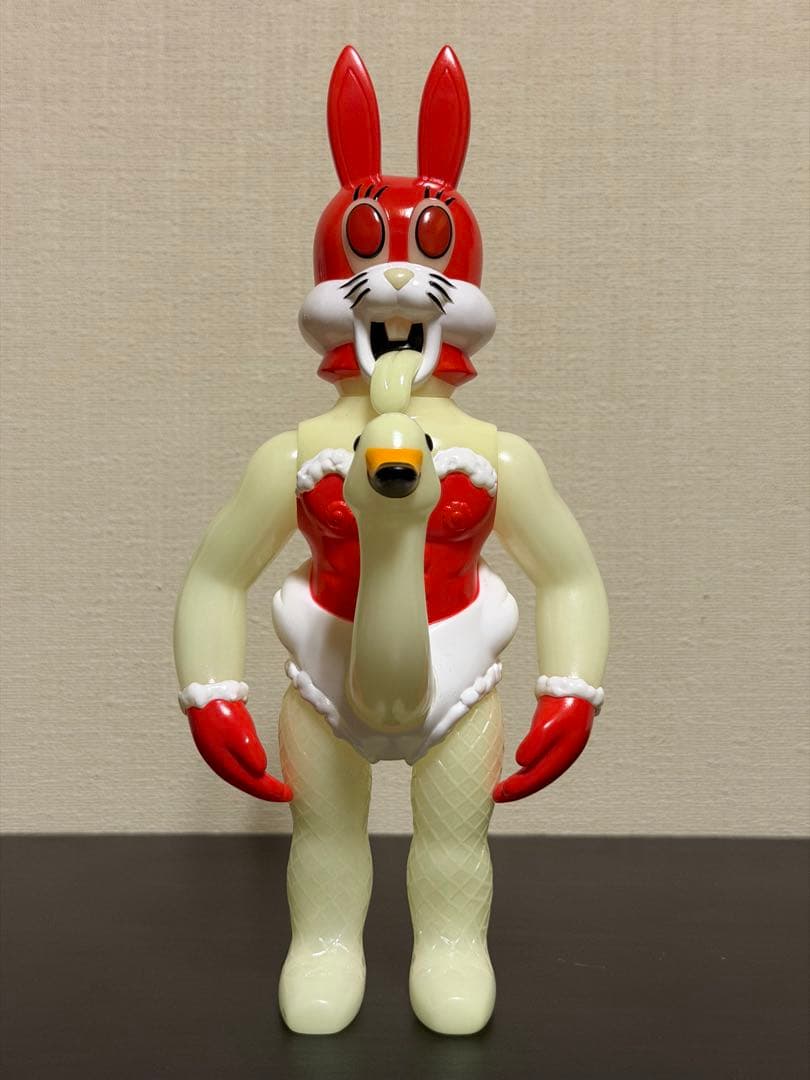 カーフキック東京 エトワール・バニー 蓄光GIDソフビ　5期