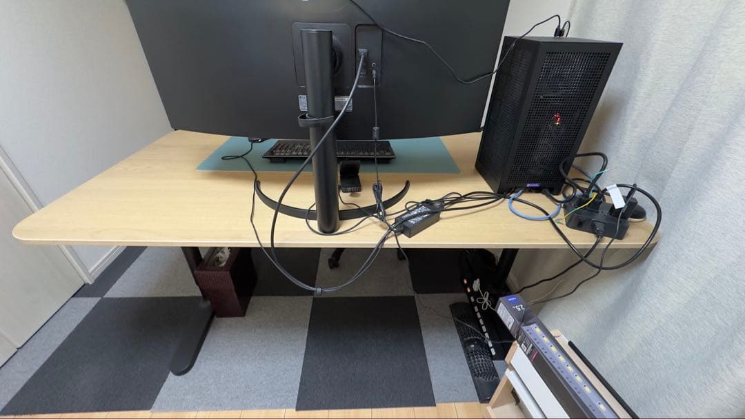 IKEA Bekant デスクー直接受け取りのみ