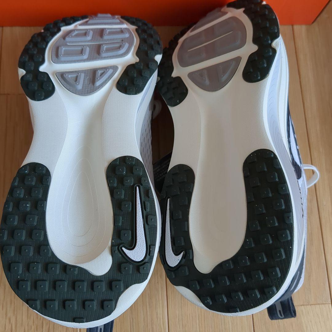 新品 未使用 Nike Vomero18 26cm 白 ナイキ ボメロ18