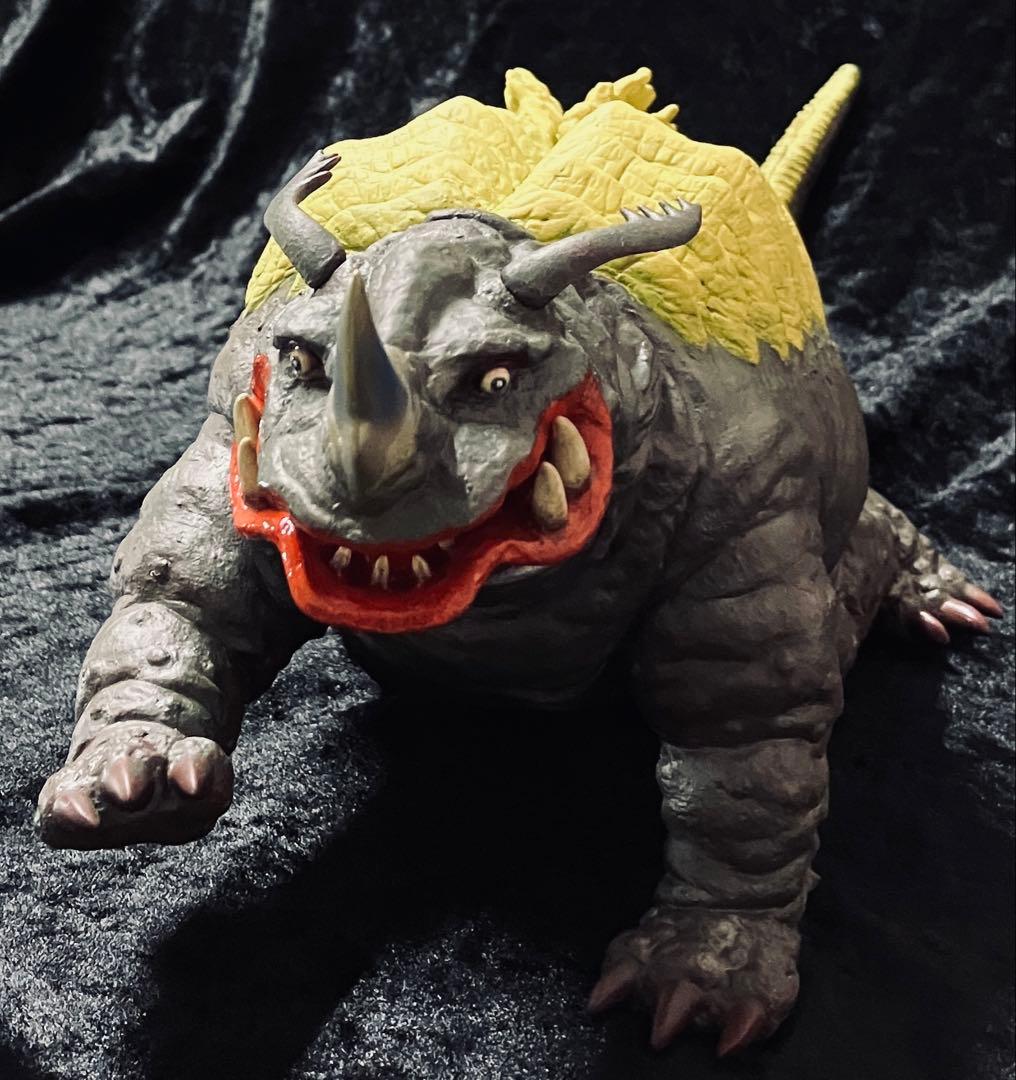 塗装済完成品　ビリケン商会　ネロンガ