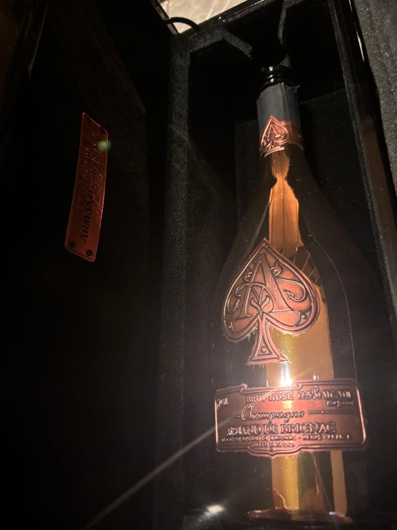 アルマンド シャンパンケース8個