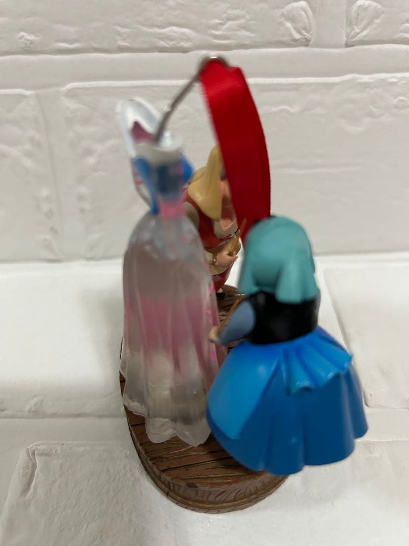 ディズニー　眠れる森の美女　メリーウェザー　フローラ　クリスマスオーナメント