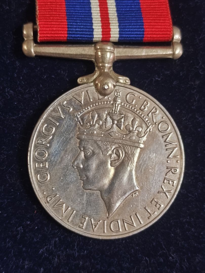 英国勲章・第二次世界大戦（1939～1945年）、刻印有、アンティーク