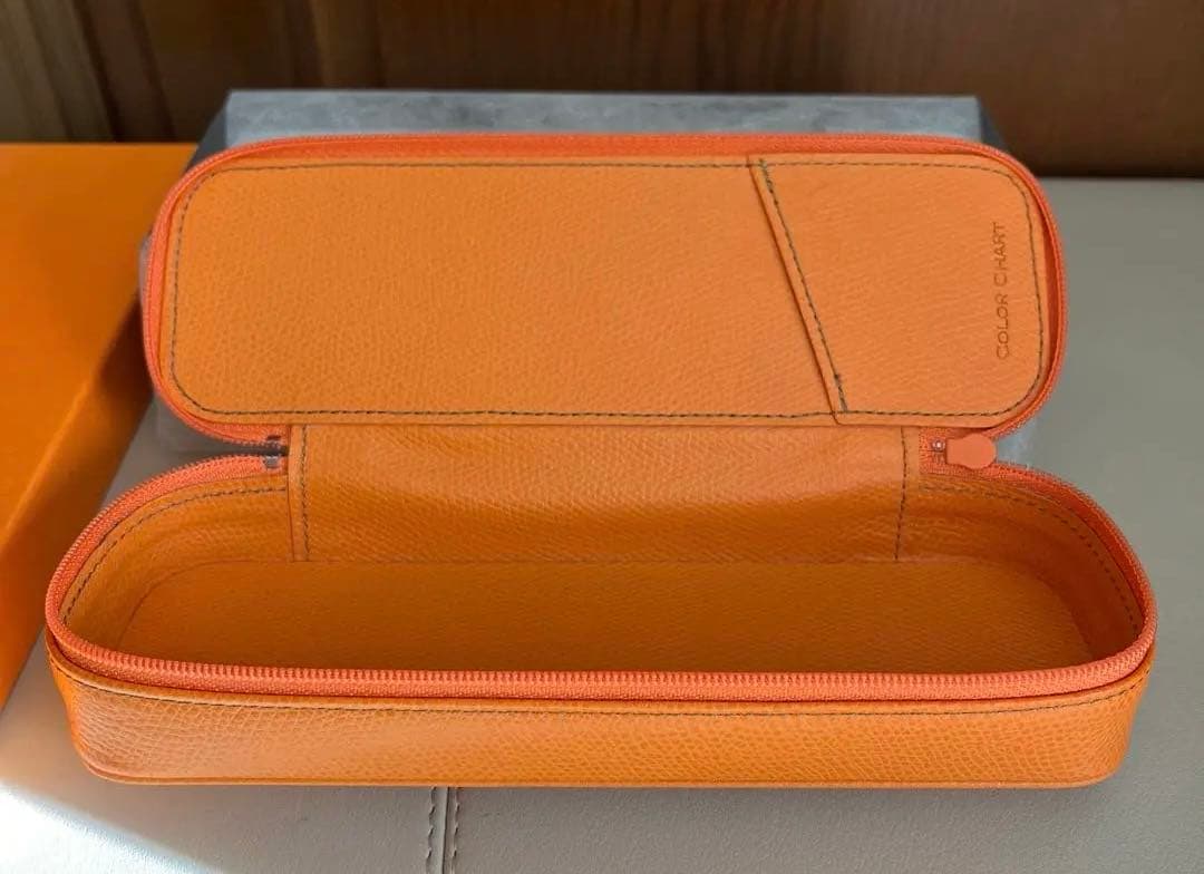 銀座　伊東屋　カラーチャート　ペンケース　牛革製