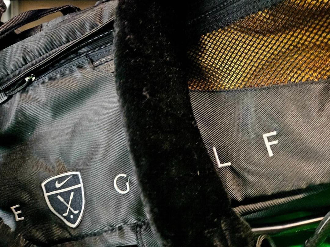 送料無料/美品　NIKE GOLF高級軽量タイプ スタンド式キャディ BKｘBR