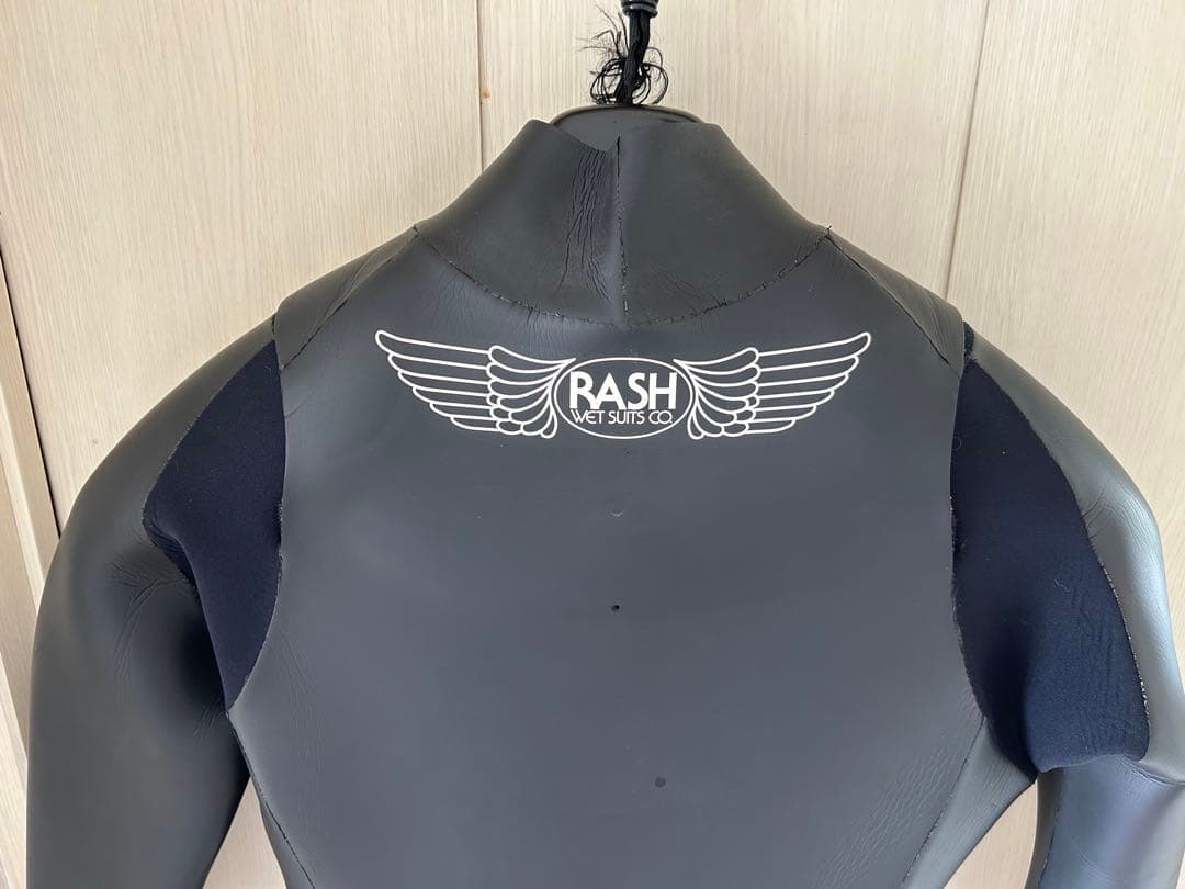 そろそろ冬支度　RASH ラッシュウェットスーツ　セミドライ　L
