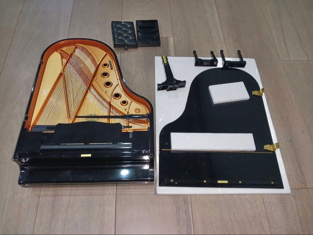 グランドピアニスト