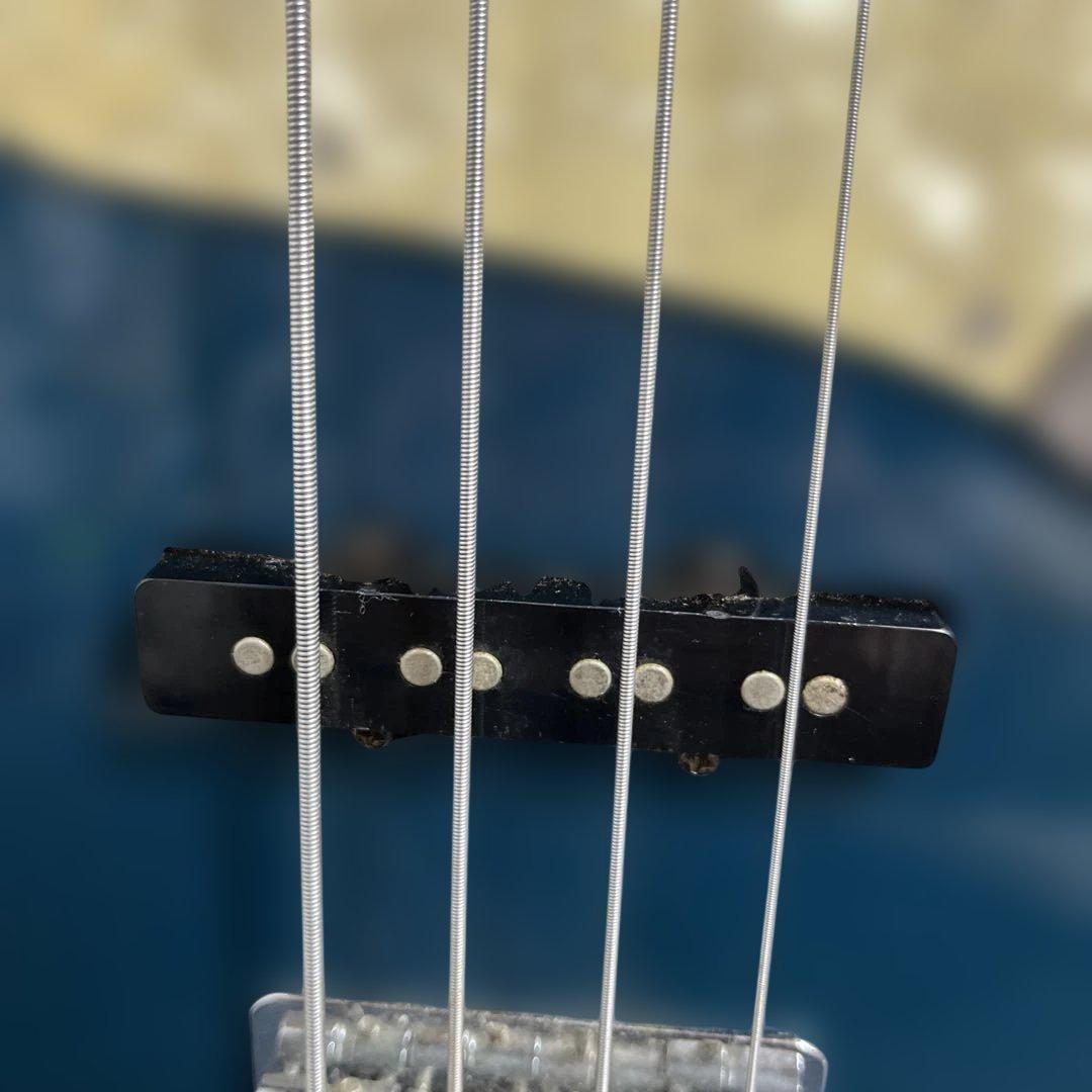 Brian by bacchus ギター ブルー