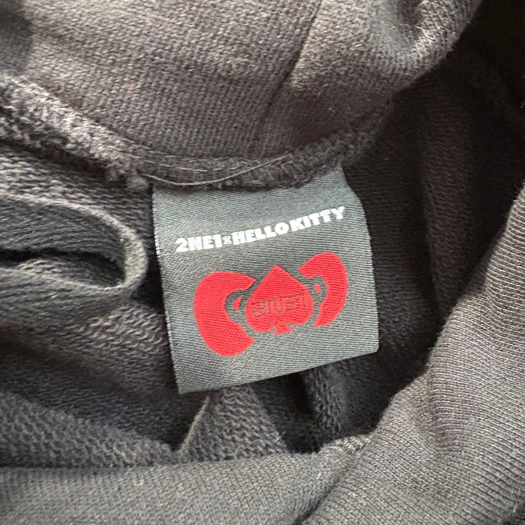 2NE1 ハローキティ コラボ フーディ パーカーブラックM