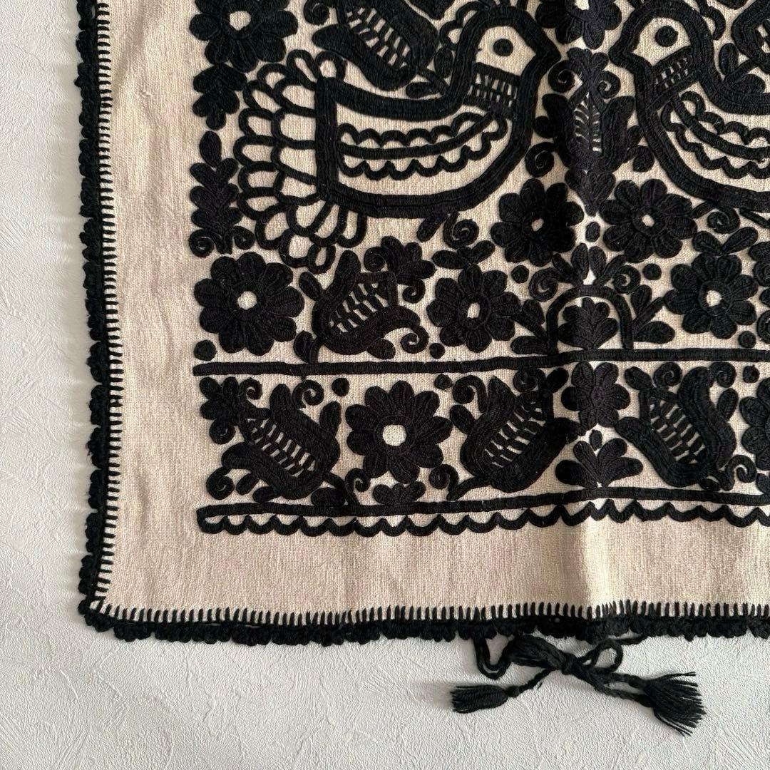 イーラーショシュ　手刺繍　鳥　植物　ピロケース