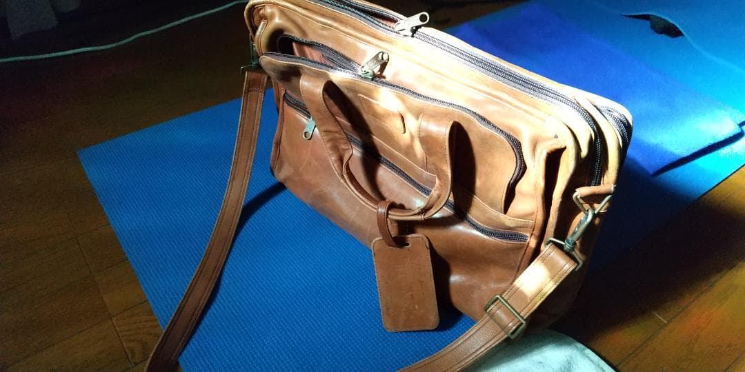 ブラウンレザー旅行バッグ