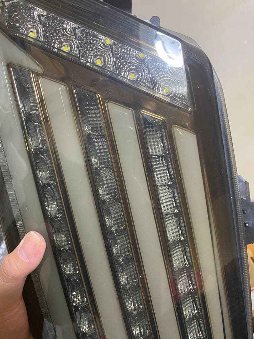 トヨタ アルファード 30後期　ヴァレンティ　スモークテールランプ