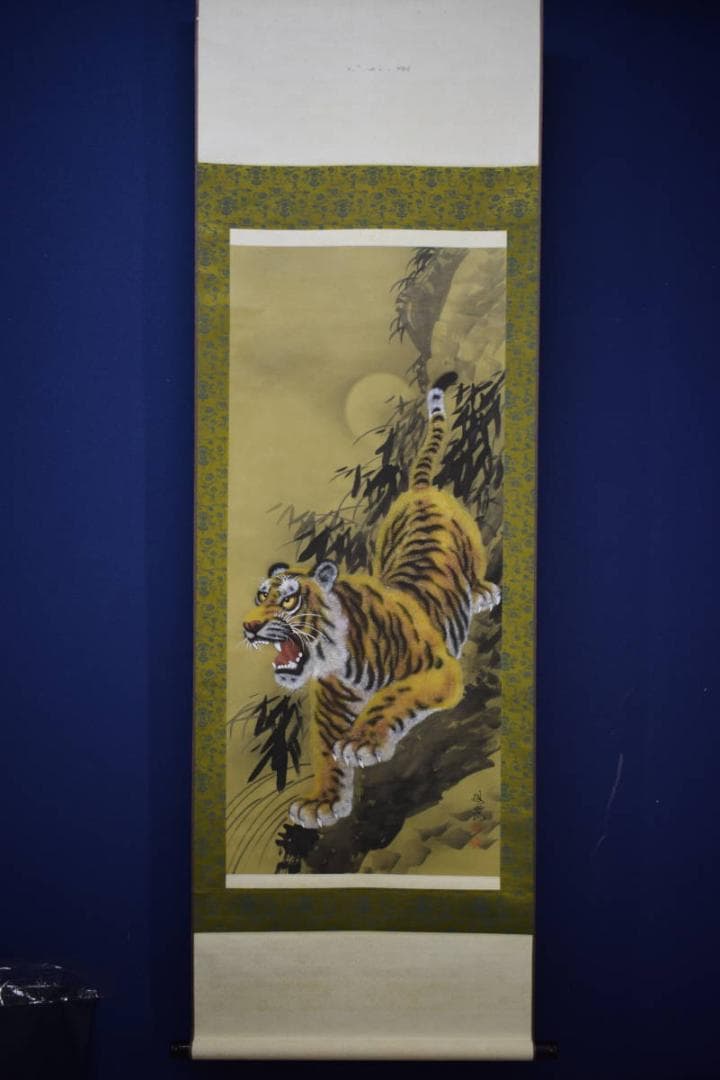 真作/観嵐/月下猛虎図/猛虎/中国画/布袋屋掛軸HJ-727