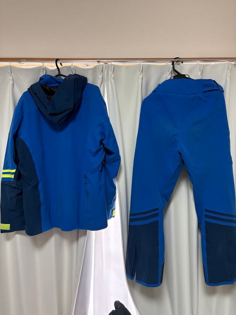 週末値下げ⭐︎ONYONE スキーウエア ジャケット・パンツセット