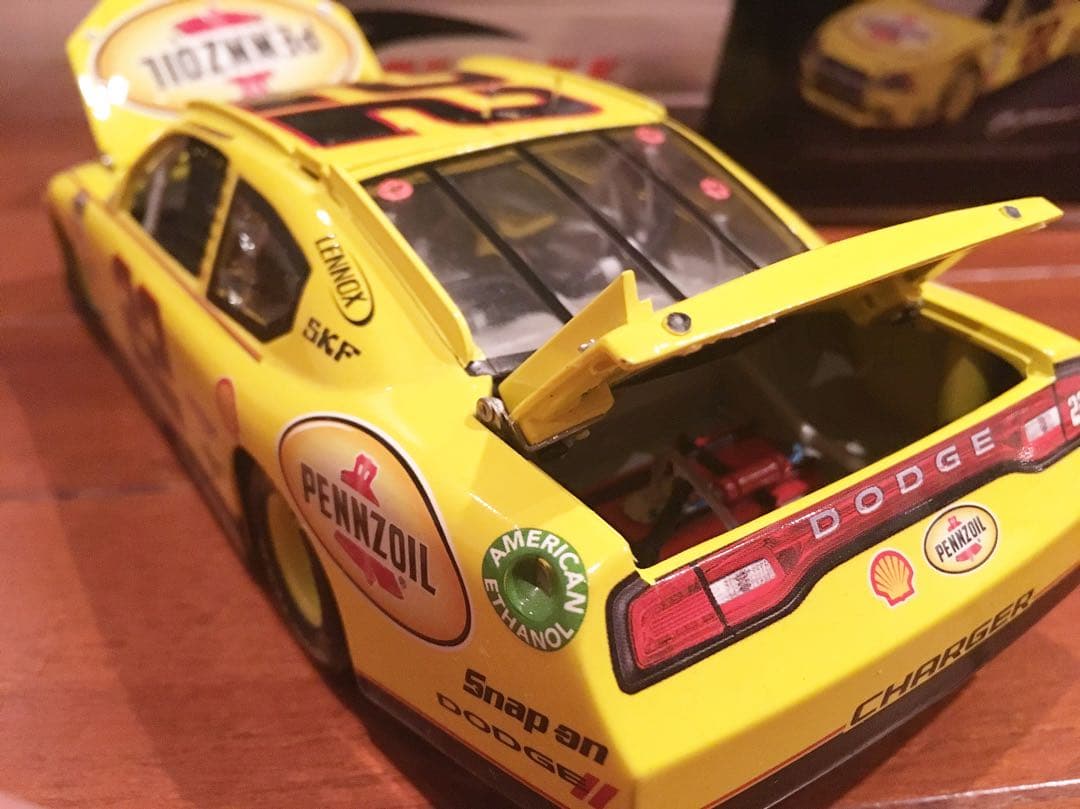 NASCAR オフィシャル ダイキャストモデル 1/24