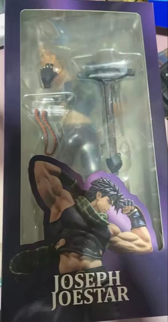 ジョジョの奇妙な冒険 ジョセフ・ジョースター フィギュア