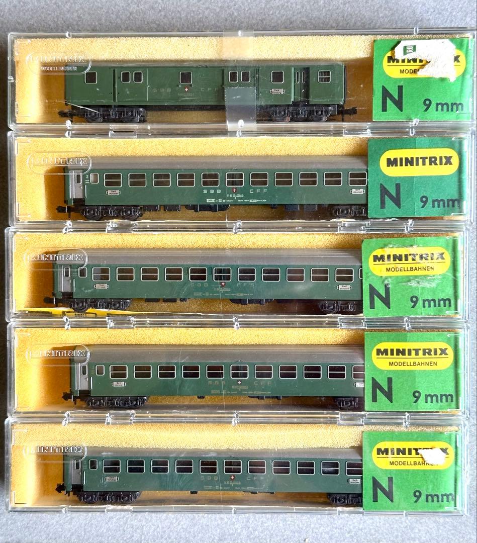 MINITRIX Nゲージ スイス急行客車と貨物車 5両セット