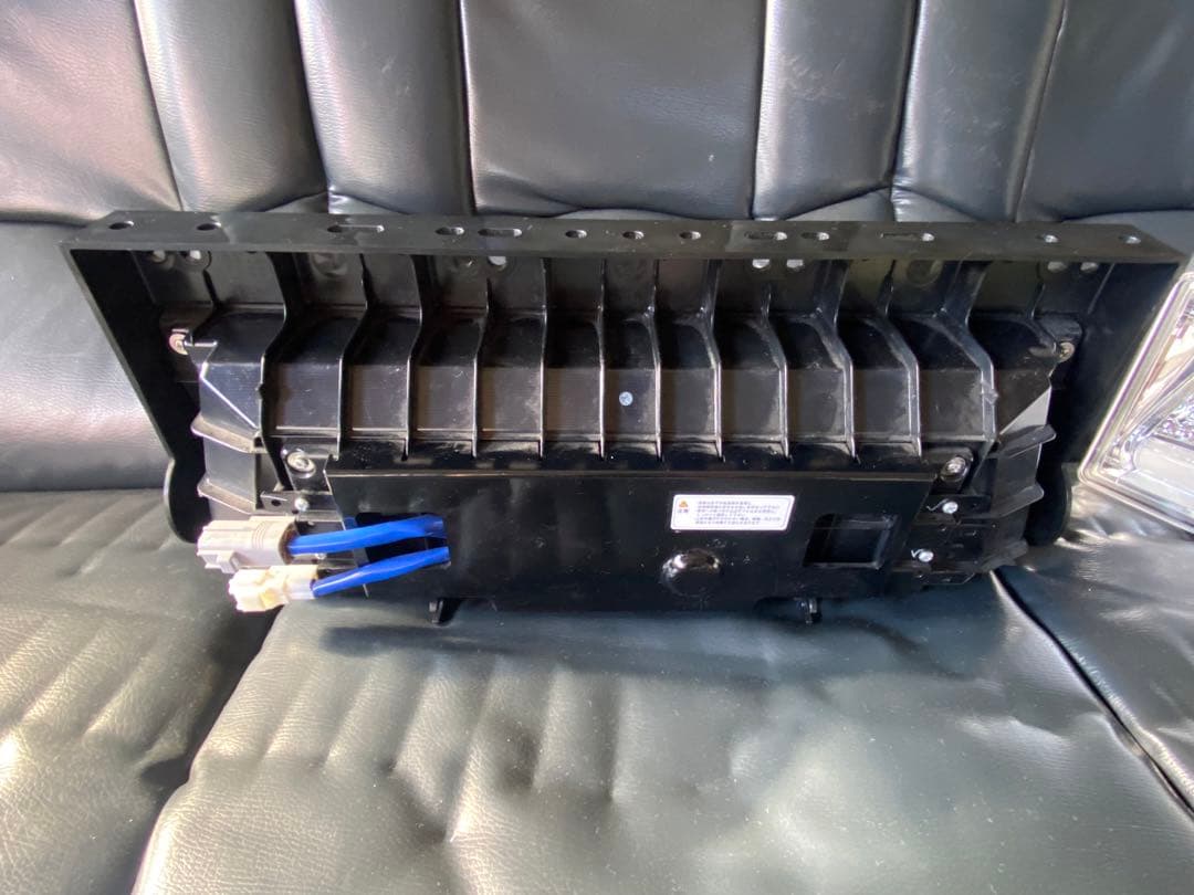 小糸　LED テールランプ　KOITO 3連タイプ　ノーマルターン　左右