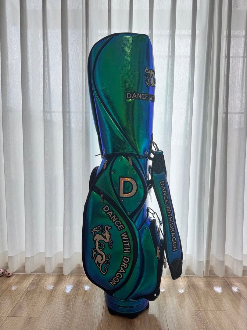 DANCE WITH DRAGON ホロパイソンキャディ