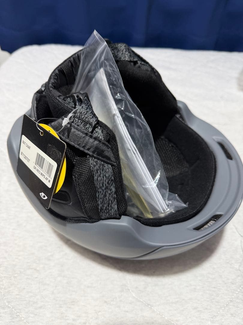 GIRO NEO MIPS AF Mサイズ　色Matte Charcoal