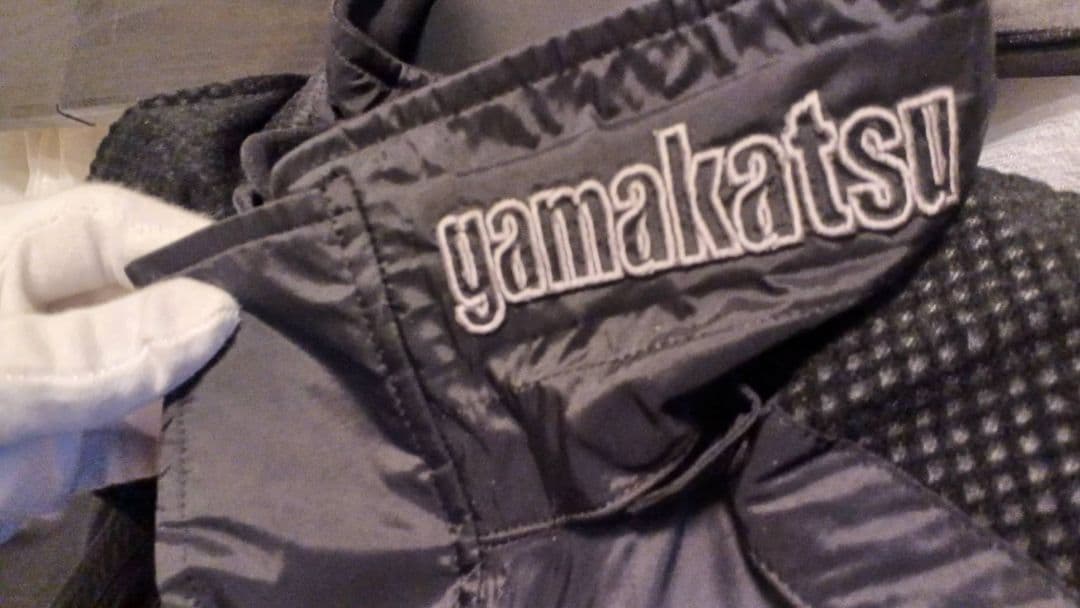 g*a様 がまかつ フィッシングスーツ(上下セット) 黒/赤 防寒服 Lサイズ