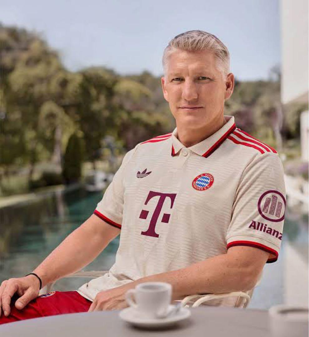 バイエルンミュンヘン 24/25 ユニフォーム サード 半袖 番号無し