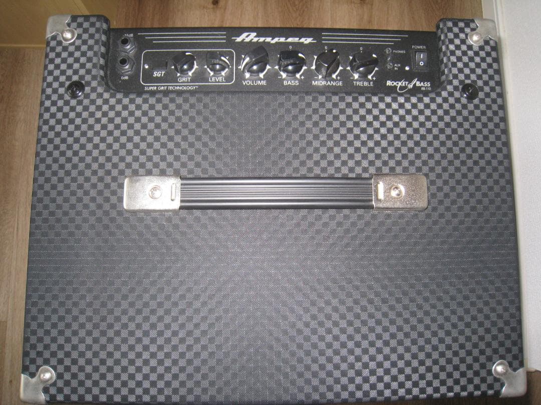 ベース Ampeg ROCKET BASS RB-110