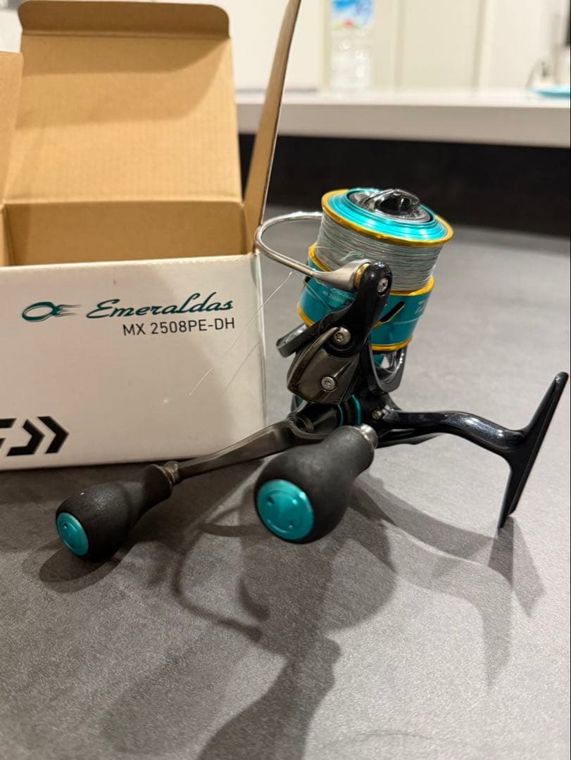 Emeraldas MX 2508PE-DH リール